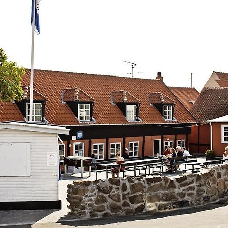 Gudhjem Vandrerhjem / Gudhjem Hostel Eksteriør bilde
