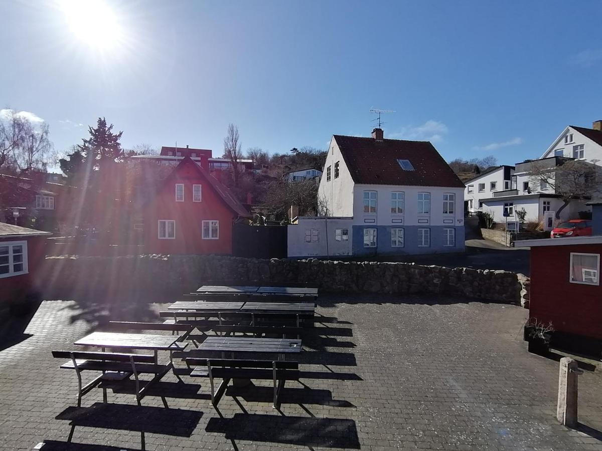 Gudhjem Vandrerhjem / Gudhjem Hostel Eksteriør bilde